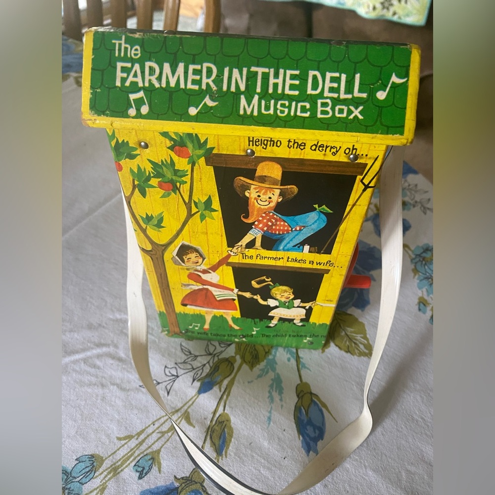 ‘60s Farmer in the Dell Music Box